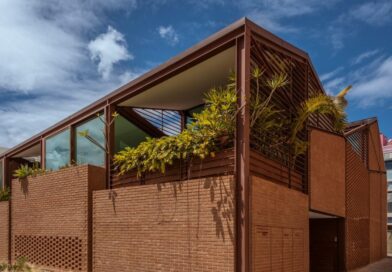 António Costa Lima Arquitectos completes warehouse-style housing block in Lisbon